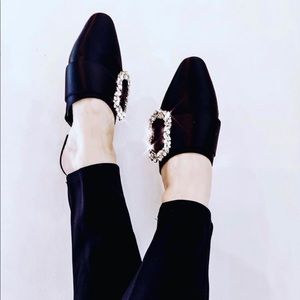 Black silk & jewel slides!